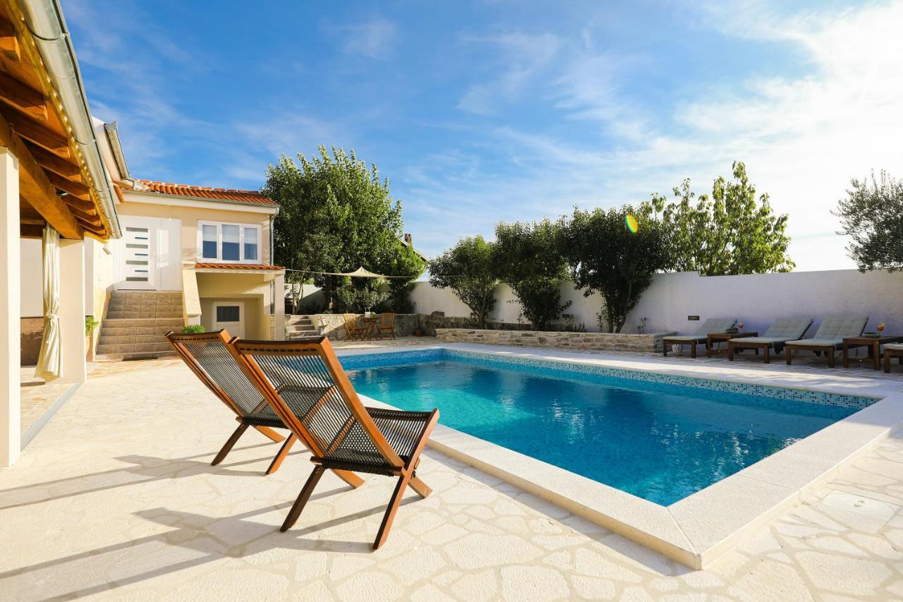 Luka Villa Pridraga ภายนอก รูปภาพ
